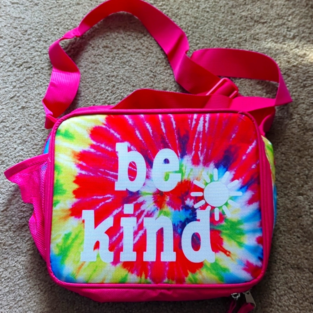 New Be Kind tie dye lunchbox